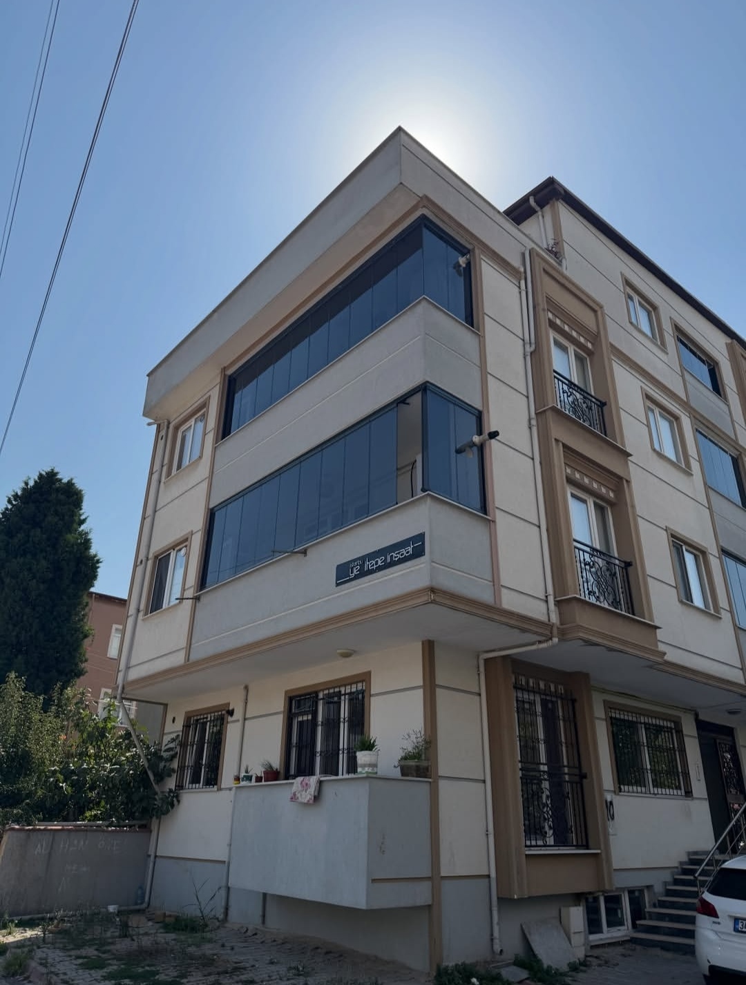 Cam balkon uygulamasından sonra, kapalı balkon
