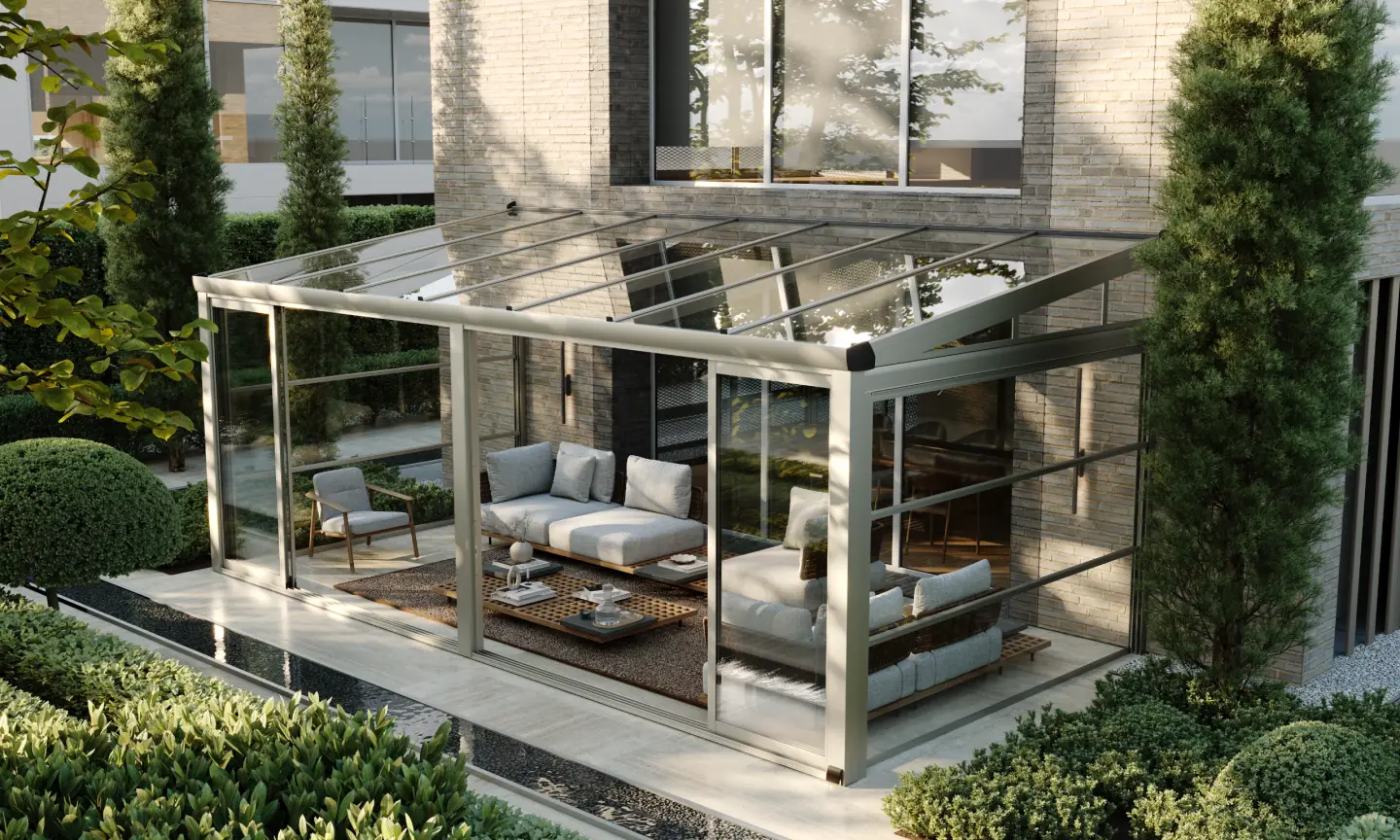 Modern kış bahçesi, camlı cephe ve oturma grubu, bahçe manzaralı
